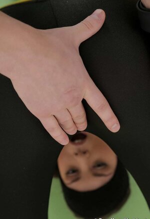 Immature fitness coach touches girl's twat and also she doesn't refuse to have sex