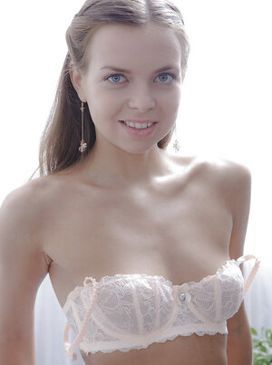 Dessous, Teenager, Kleine Titten