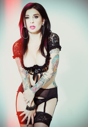 Tattooed Eager mom with fantastic body takes off underwear and furthermore poses only in stockings