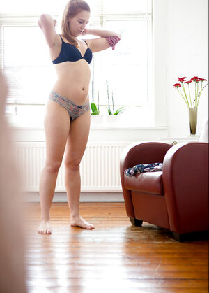 Amateur, Babe, Dessous, Ausziehen, Voyeur