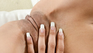 Floozy in jean shorts discloses her pussy to make fans know her closer