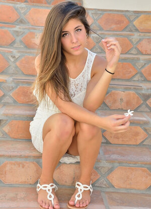 Vestida, Lengua, Jovencitas