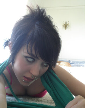 Amateur, Piercings