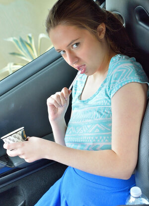 Elektra Rose has a day out with her photographer boyfriend