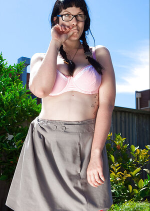 First-cltooshie girl with a meaty tooshie is going to show her soaked slit