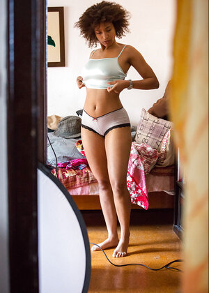 Indeed curvy ebony female knows how to tease in twisted ways