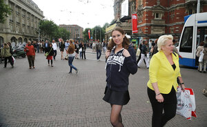 Brünett, Bekleidet, Unter freiem Himmel