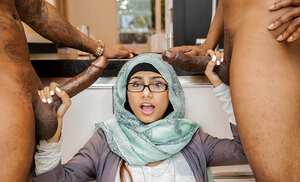 Grosse bite, Habillé, Lunettes, Branlette, Interracial, Plan à Trois