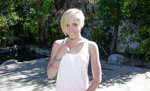 Blond, Bekleidet, Unter freiem Himmel