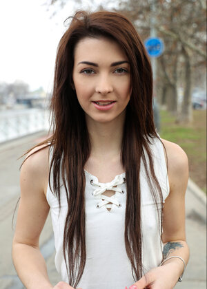 Brunettes, Habillé, Dehors