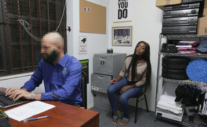 Vestida, ébano, Pantalón vaquero, Oficina