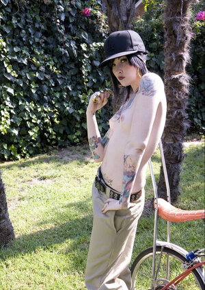 Novias, Lengua, Tatuajes