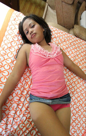 Carla Jessi is the hottest Filipina floozy who needs a real weighty cock