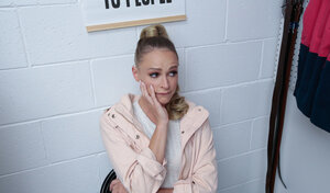 Rubias, Vestida, Oficina