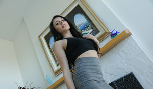 Brünett, Bekleidet, Röcke