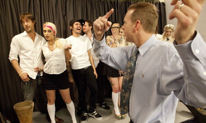 Vestida, Gafas, Fiesta, Tatuajes