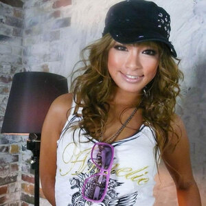 Rumika takes a male orgasm in her mouth during a 3-way