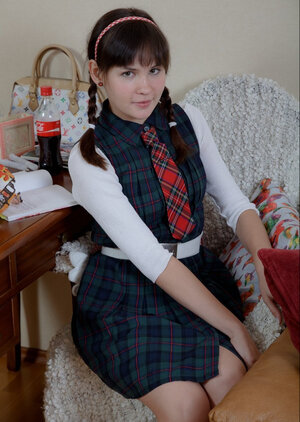 Brünett, Bekleidet, Studenten, Europäisch, Uniform