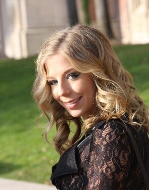 Bionde, Coperta, All’aperto