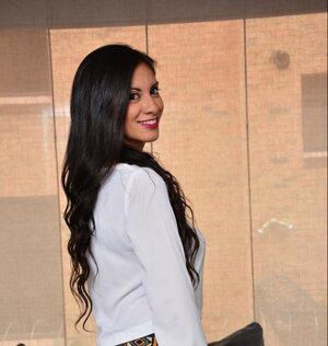 This rare beauty is going to flaunt her natural jugs and plus smile