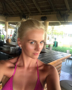 Bikini Porn Pictures